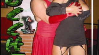 Bocche di Rosa CentoXCento Streaming : Alex e i amici vengono invitati a scoprire il nuovo club